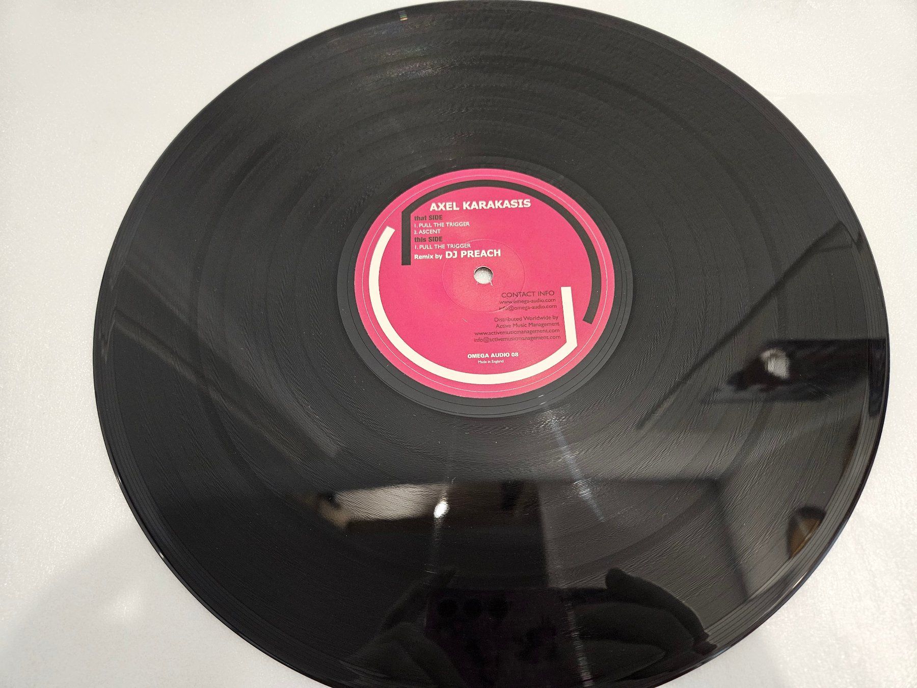 Dischi in vinile: Axel Karakasis – Pull The Trigger (Techno) – Usato da Uster venduto da Vinyl-Leidenschaft 5