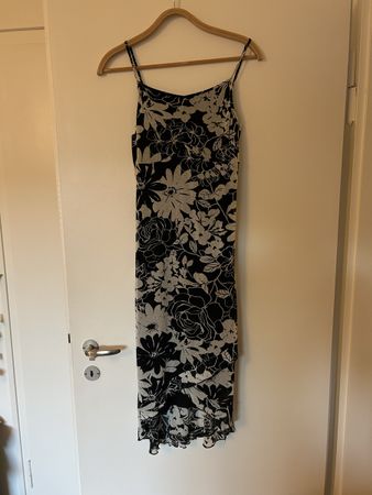 Risay black and white floral maxi dress 