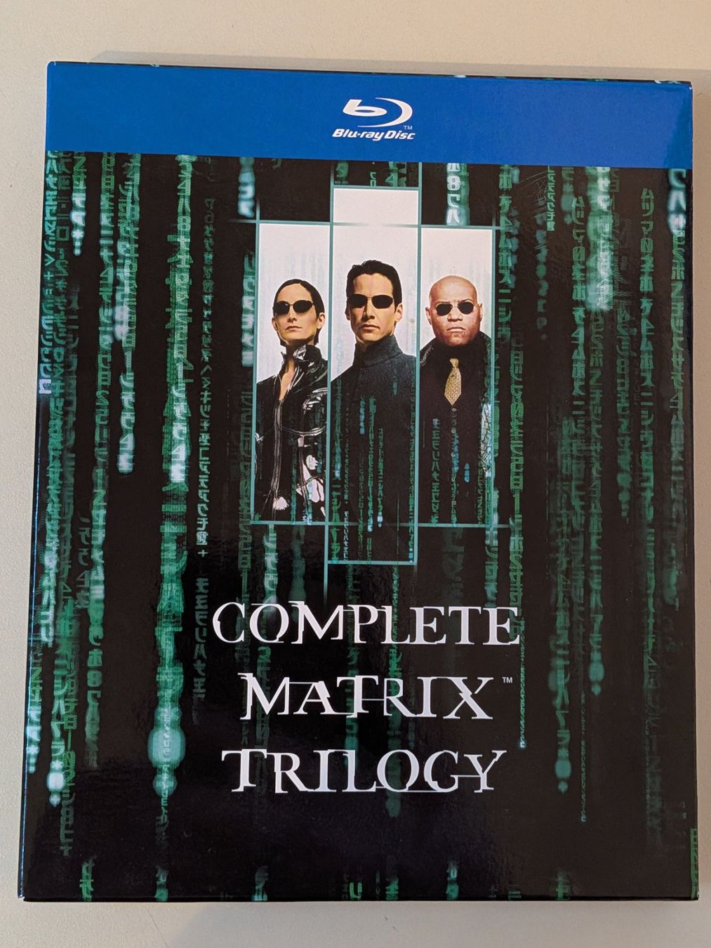 Tutti i DVDs: "Complete Matrix Trilogy" mit Keanu Reeves [3 Blu-rays] – Usato da Port venduto da gecotom