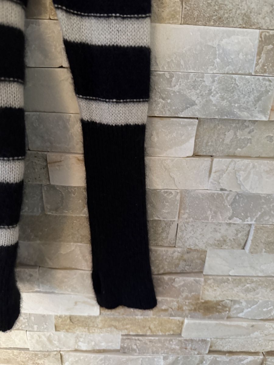 Maglioni & Felpe: Cashmere Pullover, Grösse S, schwarz-weiss gestreift. – Usato da Zürich venduto da JOD213 1