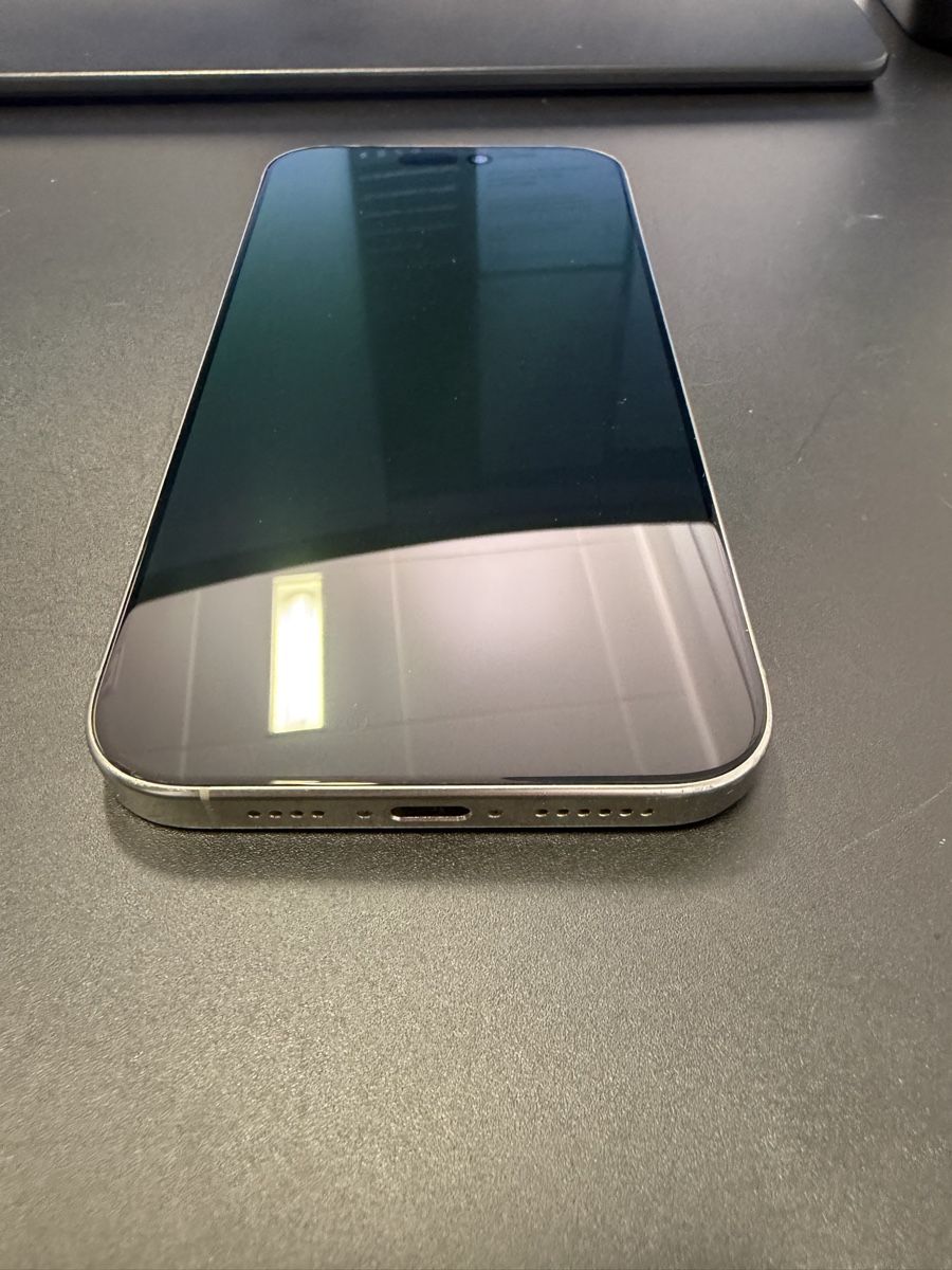 Apple Telefoni cellulari / Smartphones: Apple iPhone 16 Pro Max Titan 256 GB – Usato da Adliswil venduto da Grd.092 2