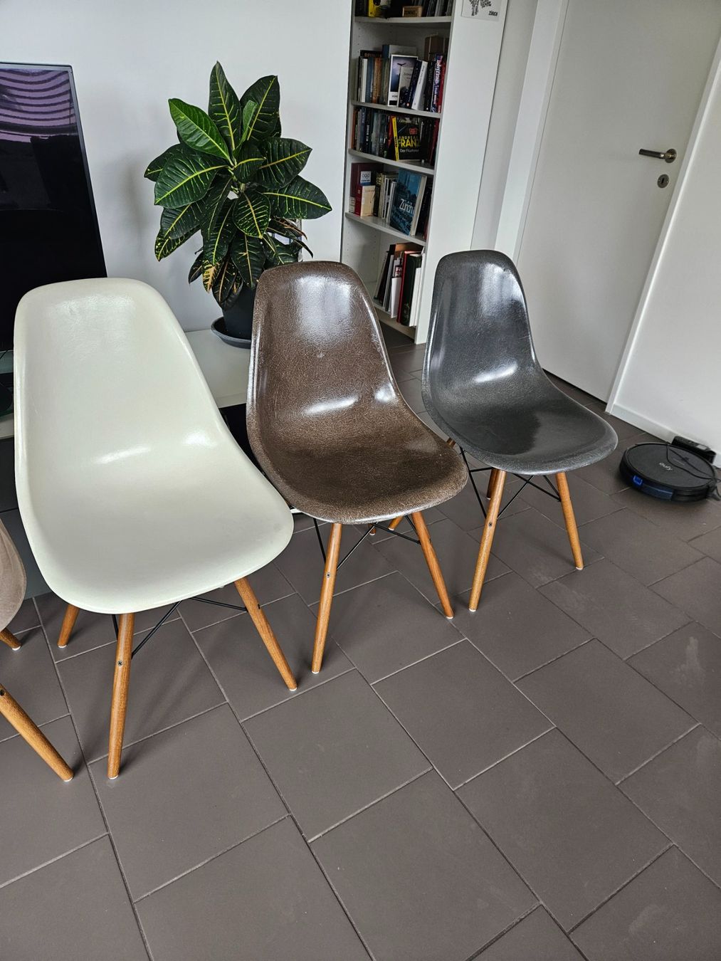 Herman Miller Stühle: Eames / Herman Miller / Vitra fiberglas – Gebraucht aus Zürich von Lukasz 2