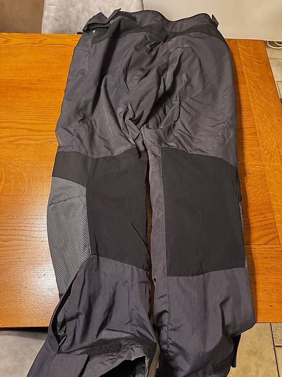 Pantalons: Pantalon moto BMW – D'occasion à Plan-les-Ouates par ola_d9sd 1