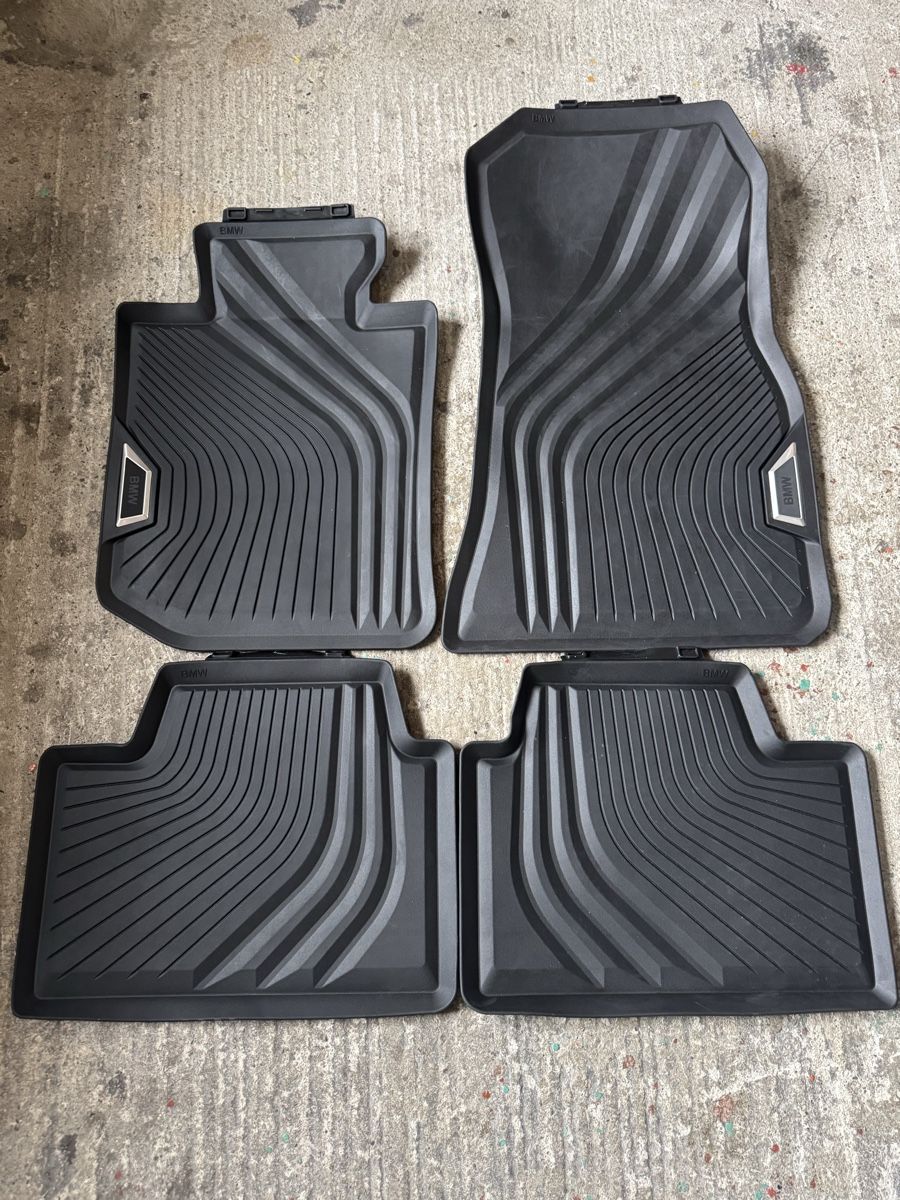 BMW Tappeti & Tappetini: Originale BMW M3 / M3 Touring Gummimatten – Usato da Oberbüren venduto da inf_7c5h