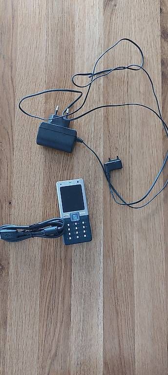 Telefoni cellulari / Smartphones: Sony Ericsson Handy  – Usato da Geuensee venduto da Itingen1 1