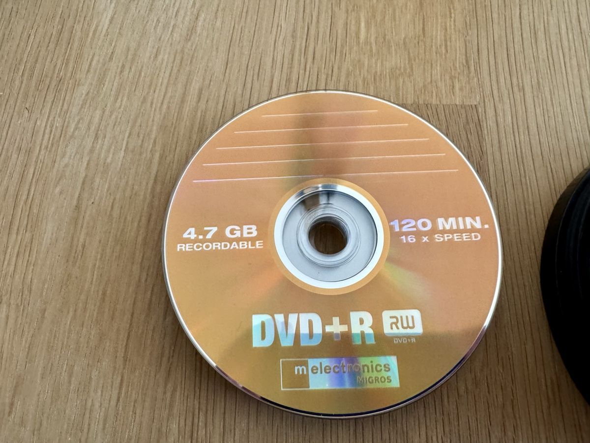 Tutti i DVDs: 33 DVD+R RW 4.7 GB – Nuovo (secondo la descrizione) da Wetzikon ZH venduto da aeroturbo86 1