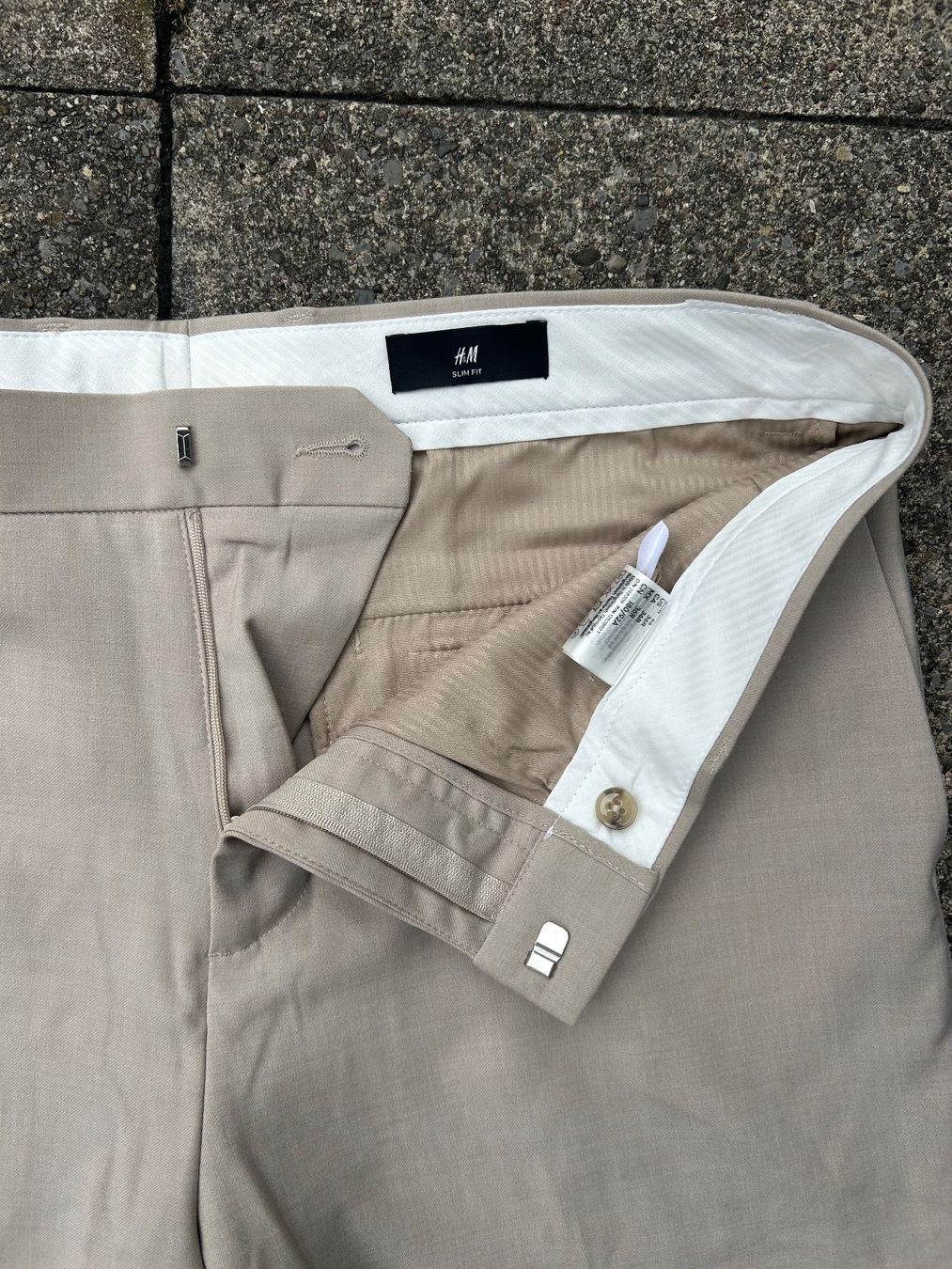 H&M Pantaloni: H&M Stoffhose | Grösse 52 – Usato da Ebmatingen venduto da Elee_12 1