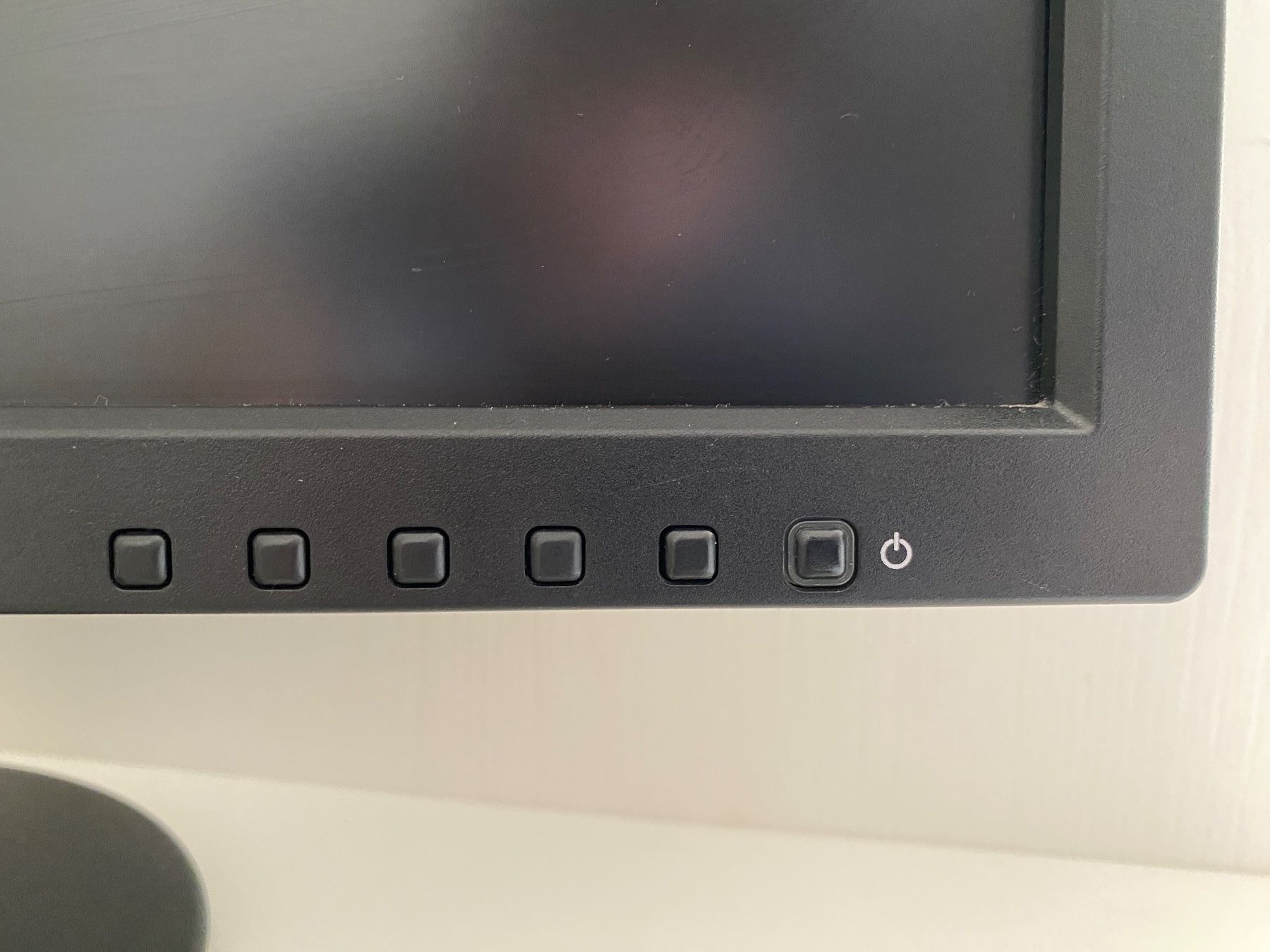 LG Monitore: 24 Zoll Bildschirm "Flatron E2411" von LG – Gebraucht aus Liestal von  4