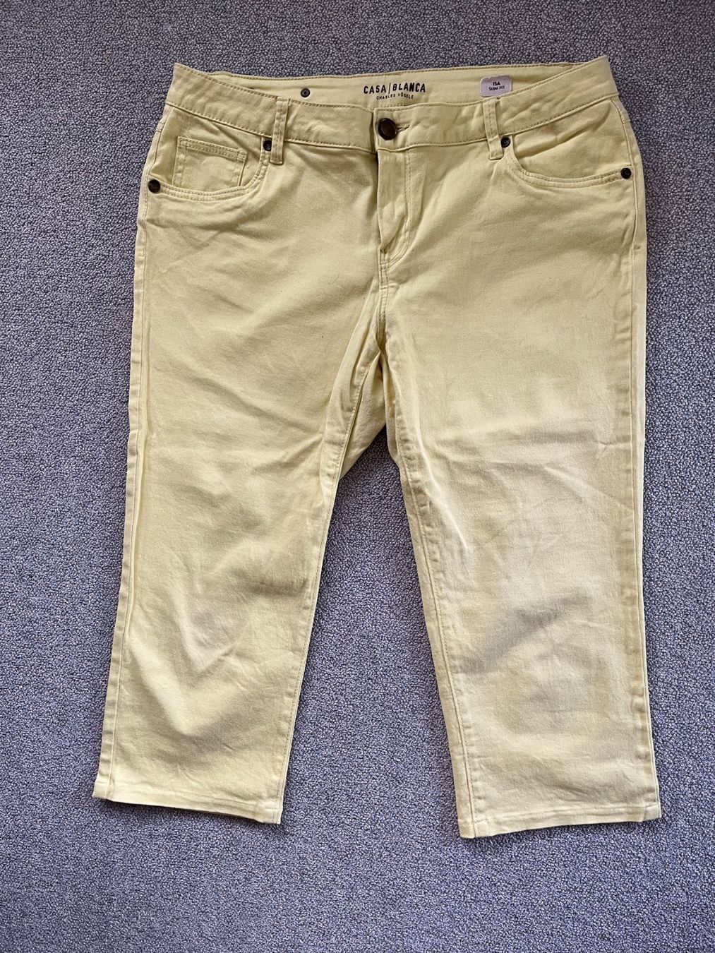 Pantaloni: Gelbe 3/4 Hose Gr 42 – Usato da Kleindöttingen venduto da nev_tn7c