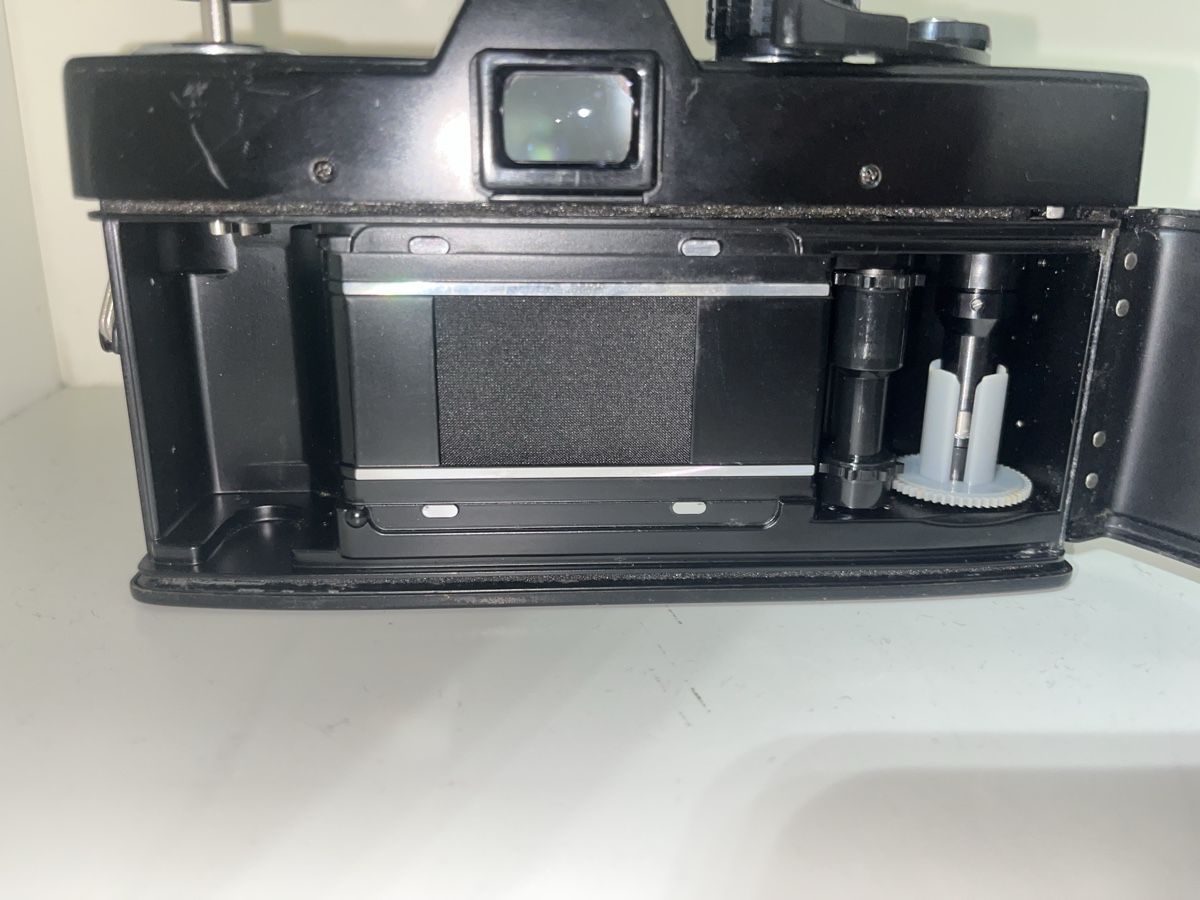 Minolta Kamera: Minolta SRT 101 schwarz analog Kamera mit 2 Objektiven – Gebraucht aus Allschwil von mpant02 4