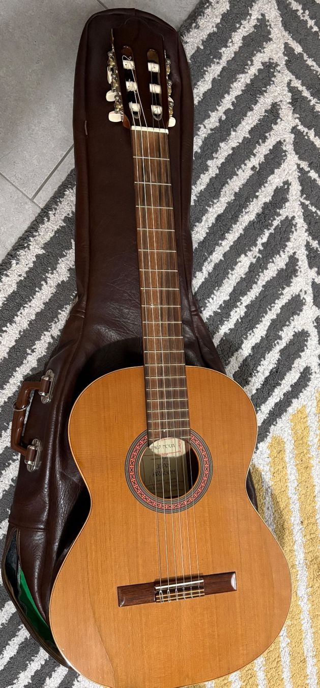 Musikinstrumente: Spanische Gitarre defekt – Defekt aus Auenstein von 5222