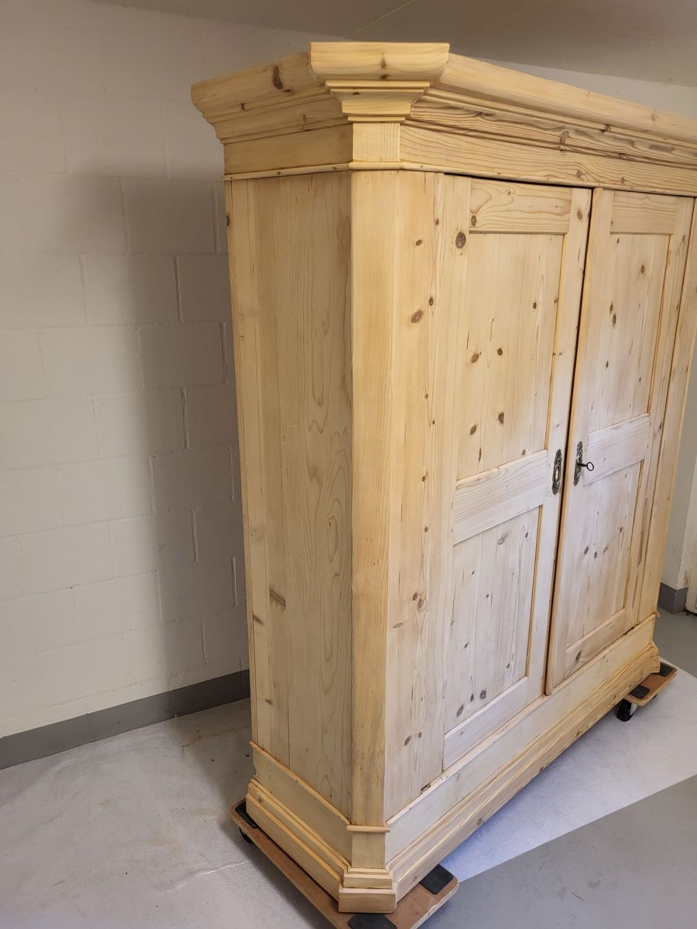 Armadi: Wunderschöner antiker Schrank restauriert – Usato da Hofstetten SO venduto da famburgert 5