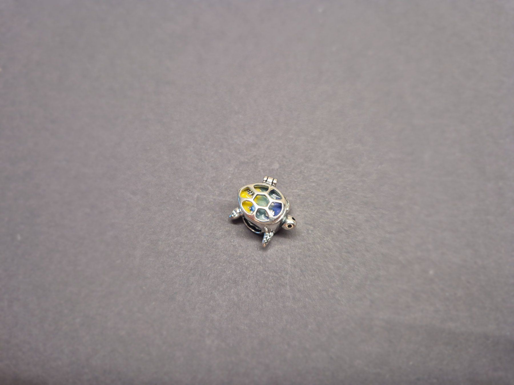 Anhänger: Silber Charm Schildkröte farbig +Garantie – Neu (gemäss Beschreibung) aus Rotkreuz von Carbone_Bijou-Shop 2