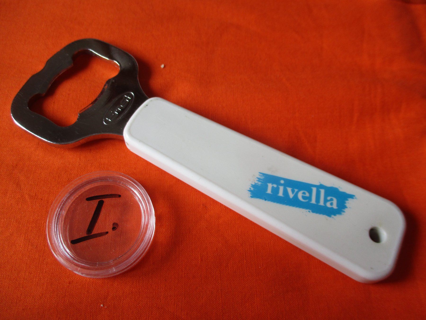 Flaschenöffner & -verschlüsse: Rivella Flaschenöffner – Gebraucht aus Birsfelden von alles-muss-raus 1