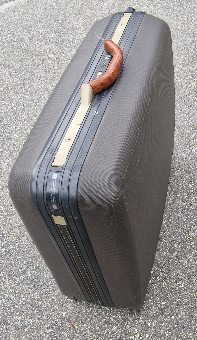 Delsey Valigie: Stabiler Delsey Rollkoffer 4 Rollen – Usato da Meilen venduto da Genswein 1