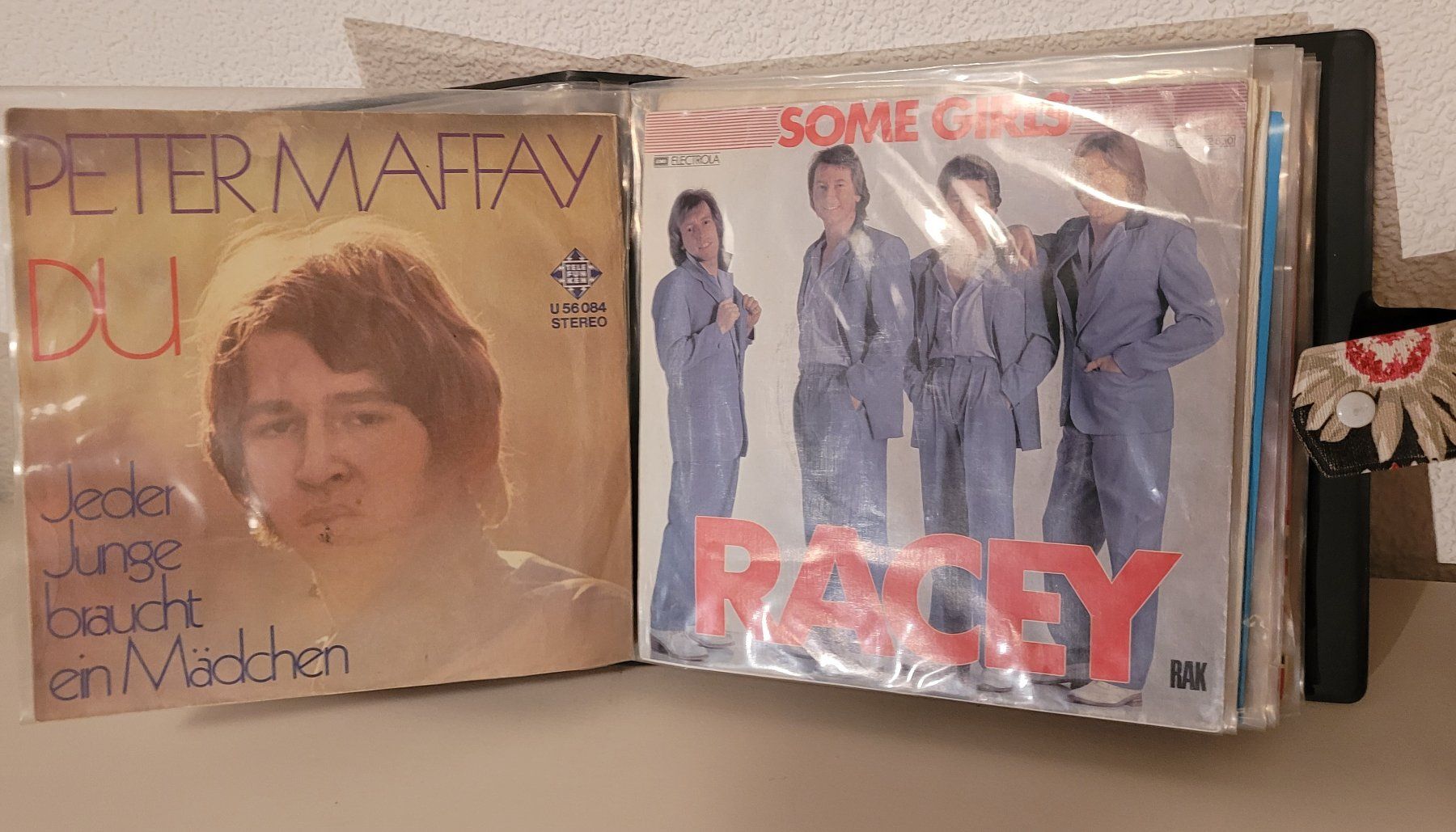 Borse: Original 1970er Vinyl Tasche mit 18 Singles – Usato da Oberuzwil venduto da rtr_wp6m 3