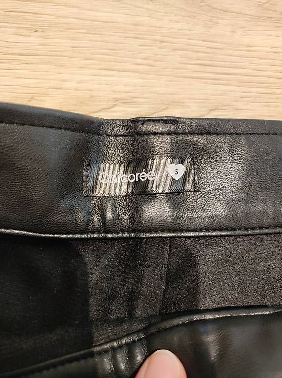 Pantaloni: Pantalon skai noir / semili – Usato da Bellevue venduto da xuxana 5