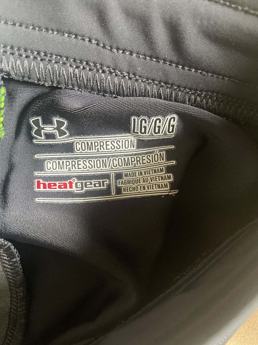 Under Armour Pantaloni: UnderArmour HeatGear Jogging Hose / Compression Tight – Usato da Winden venduto da gini_bini 1