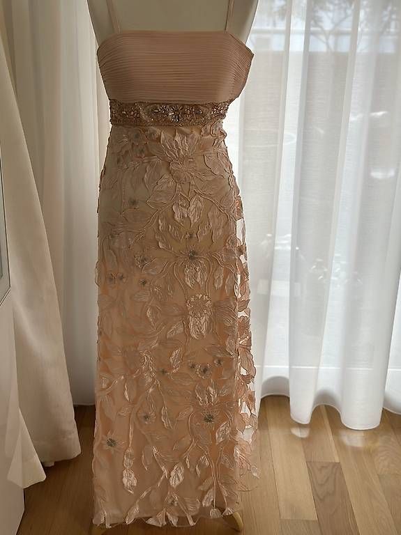 Kleider: Festkleid mit Spitzen – Gebraucht aus Baar von sus_vn8y