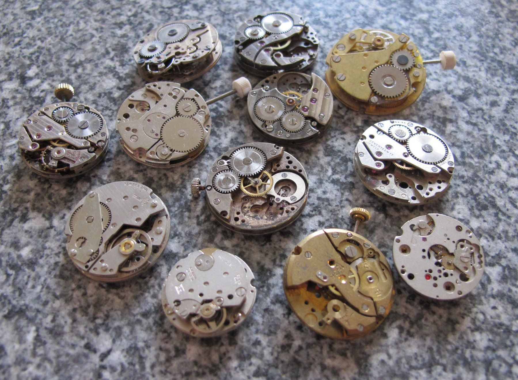 Orologi: 12 Stk. Uhrwerke Watch Uhr Clockwork – Usato da Schwanden GL venduto da UHRKNALL 1