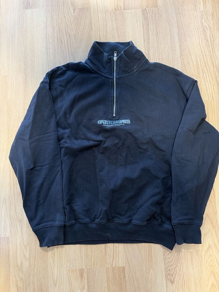 Jacken: Sweat zip noir avec motifs – Gebraucht aus Chavannes-Renens von kar_rl5v