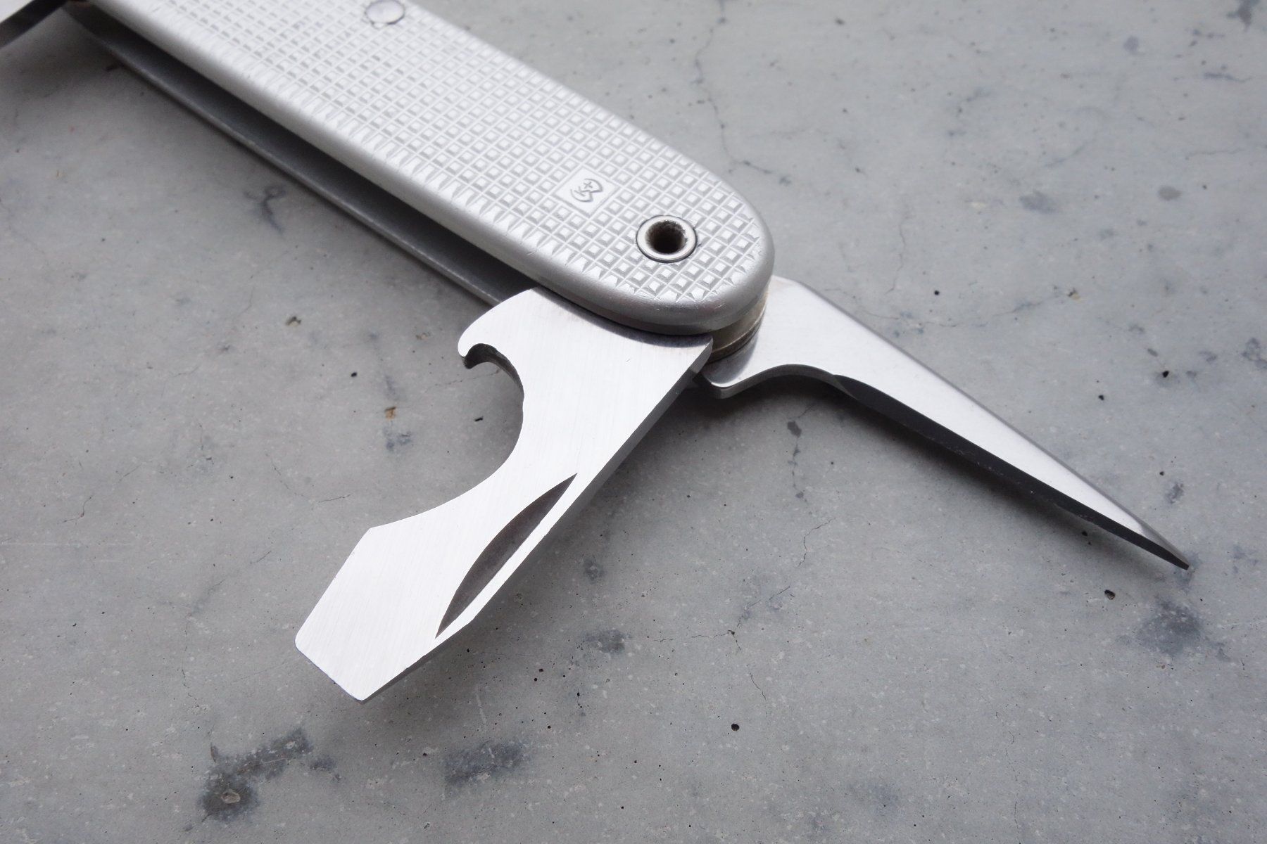 Victorinox Taschenmesser: Victorinox Soldatenmesser 83 – Gebraucht aus St. Gallen von 8201 4