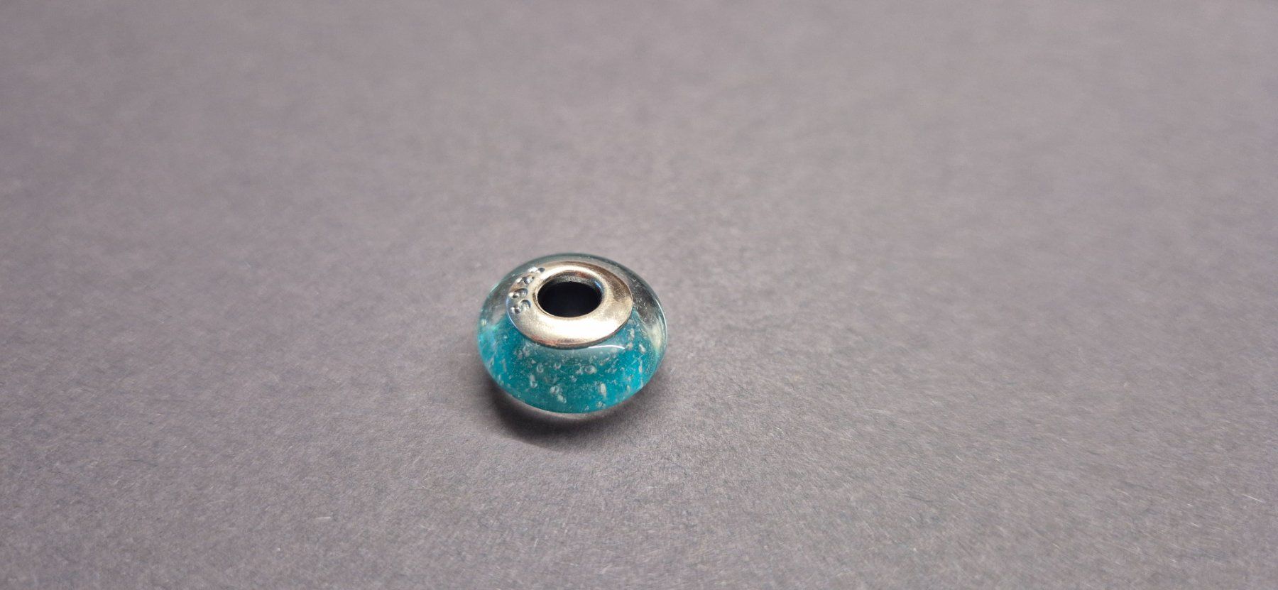 Anhänger: Silber Charm Kugel hellblau/türkis +Garantie – Neu (gemäss Beschreibung) aus Rotkreuz von Carbone_Bijou-Shop