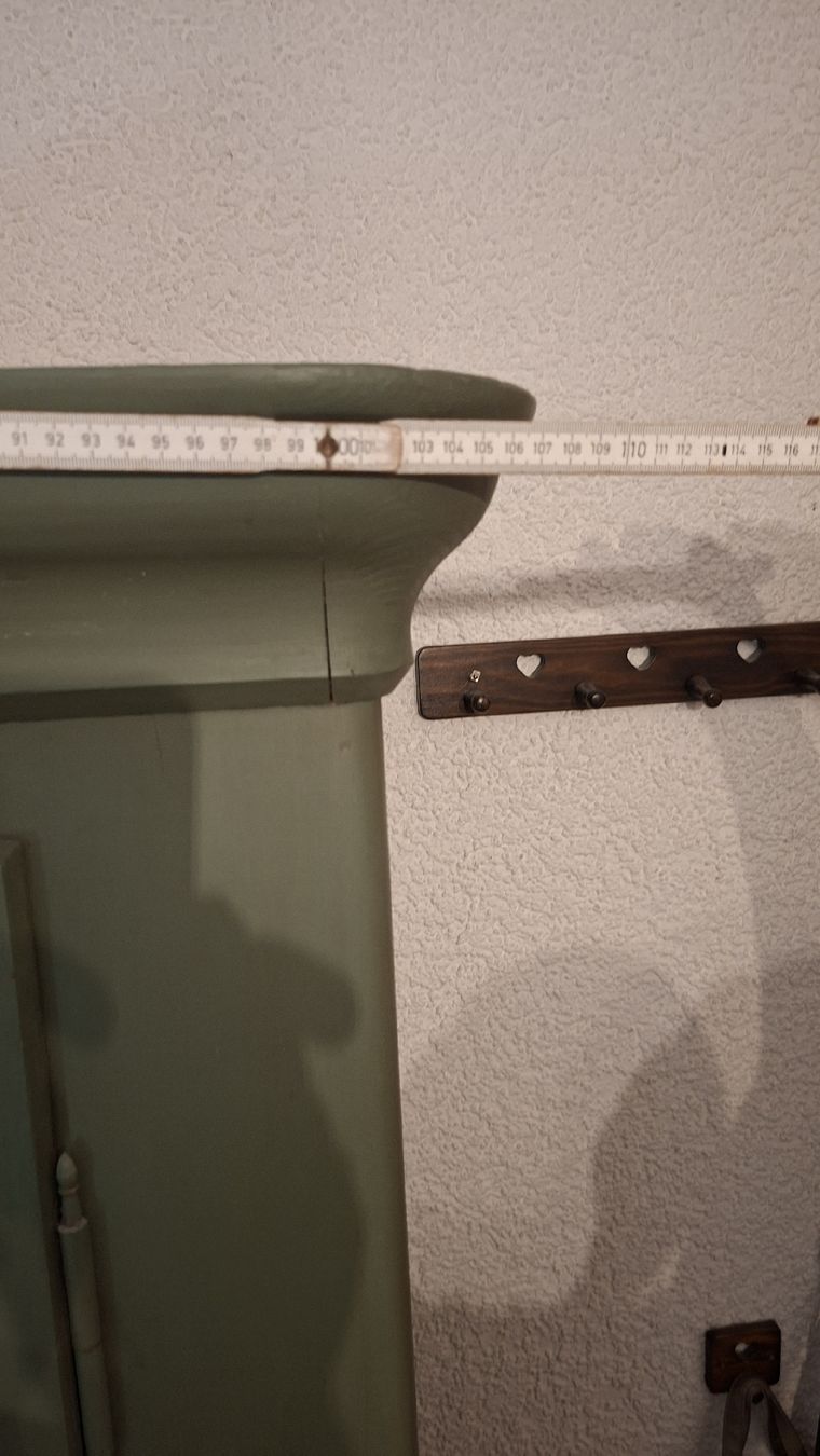 Armadi: Antiker Tannenschrank – Usato da Zuerich venduto da trotto 3