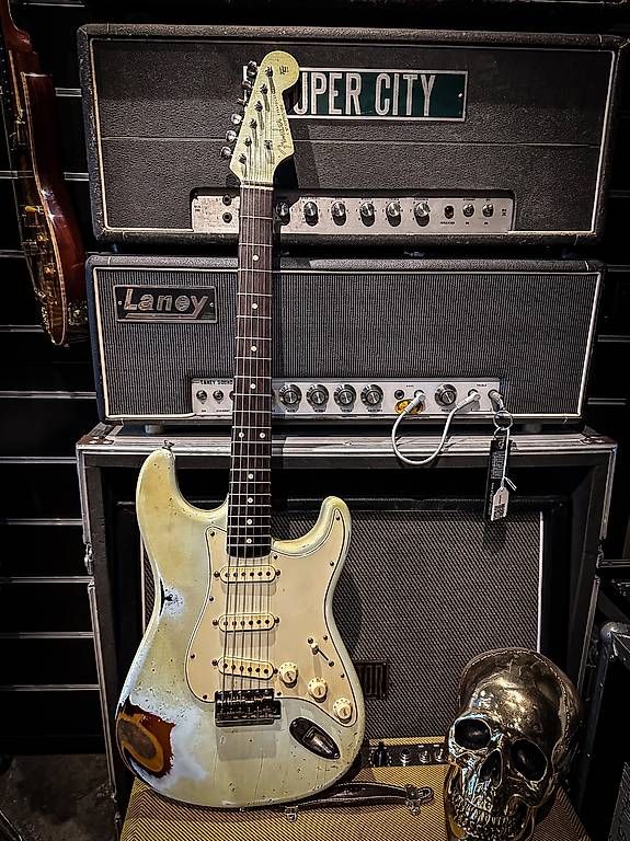 Fender Strumenti musicali: Partcaster stratocaser us parts – Usato da Montreux venduto da Alligator-AMPS 1