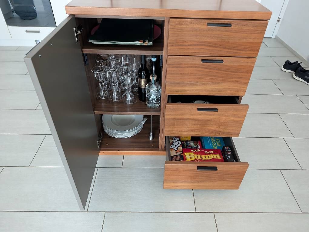 Cassettiere: Exklusives DIGA Sideboard  Neuwertig  Nussbaum / Anthrazit – Usato da Würenlos venduto da MementoMori 2