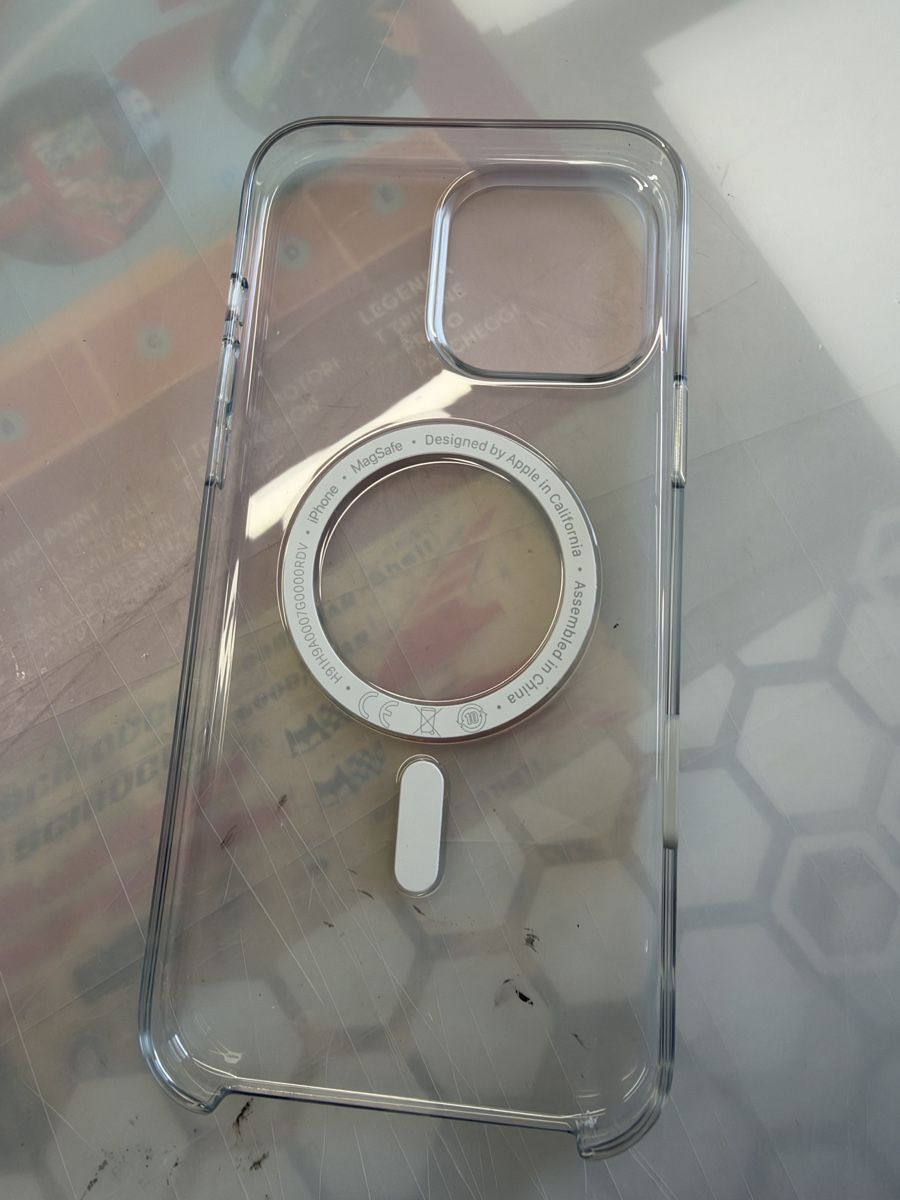 Apple Covers & Schutzfolien: Coque Apple iPhone 16 pro Max – Neu (gemäss Beschreibung) aus Morges von pas_q2n2 1