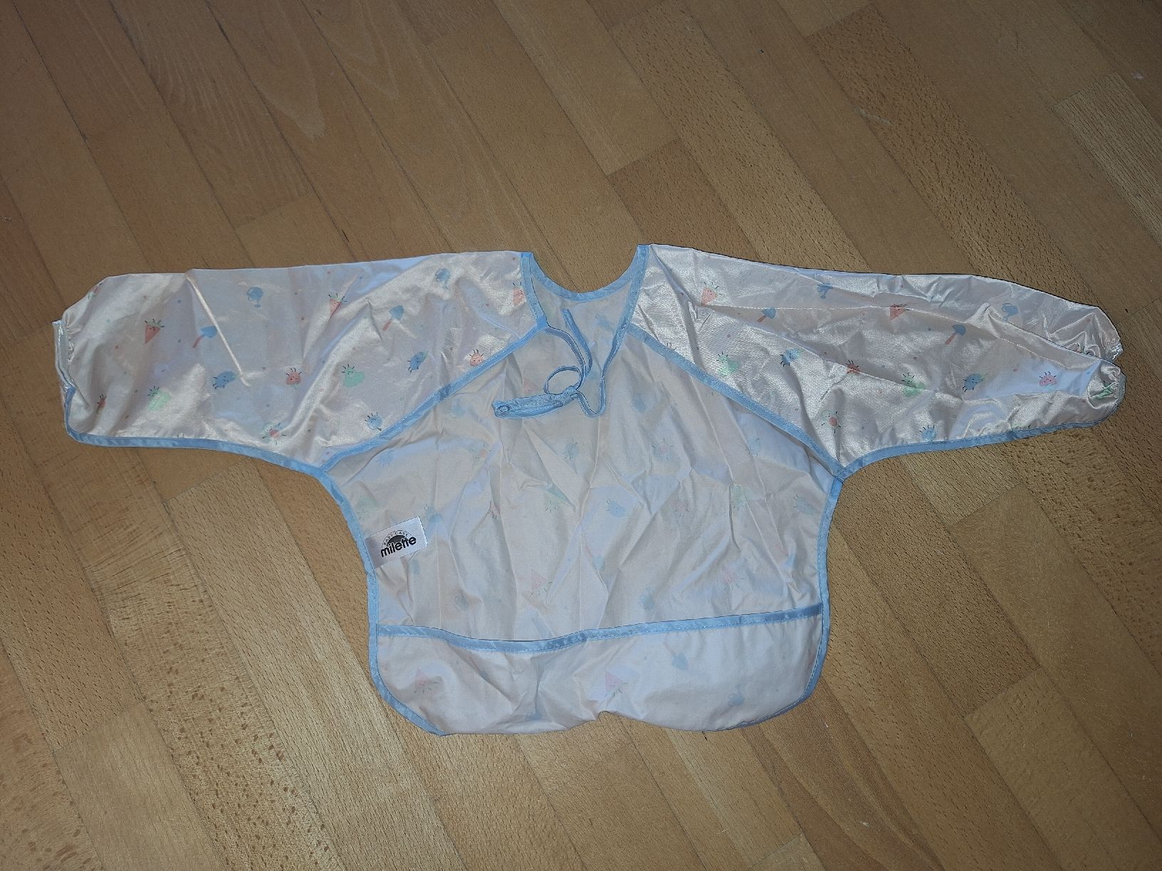 Milette Pasti del neonato: Lätzli mit Ärmel – Usato da Oberrieden venduto da man_tky9 1