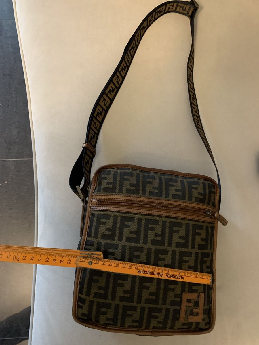 Fendi Taschen für Damen: Fendi Umhängetasche – Gebraucht aus Bergdietikon von zor_856j 8