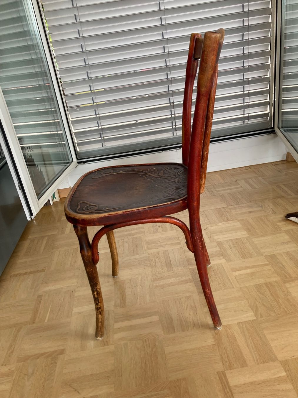 Stühle: 9 Bugholzstühle, J.J. Kohn, Wien – Gebraucht aus Thalwil von jea_cdm8 2