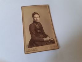 SCHWIIZER JUGEND DAZUMAL - JUNGI FRAU im PORTRäT - AARAU