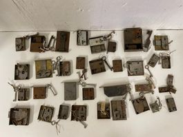 35  anciennes serrures divers avec cléfs