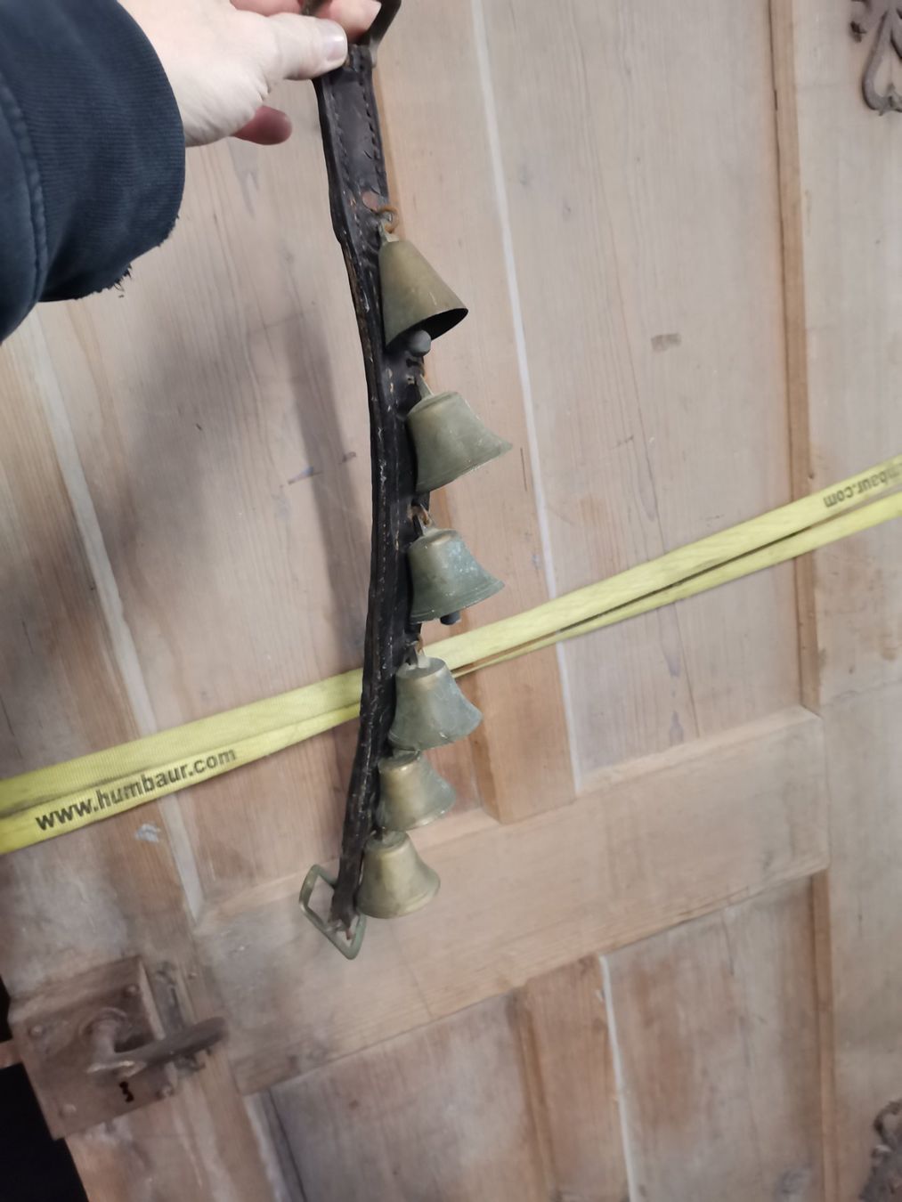 Briglie & Cavezze: Altes Pferde Glockengeläut, Alte Pferdeglocken, Glocken – Usato da Wiedlisbach venduto da materialkreislauf 2