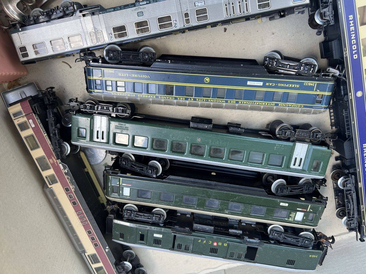 Märklin Modellini di ferrovie: 22 Modelleisenbahn Waggons diverse – Usato da Dittingen venduto da Bellevista 2