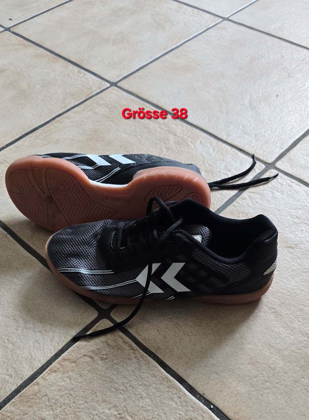 Hummel Chaussures garçon: Hallenturnschuhe Grösse 38 – D'occasion à Oeschgen par schnemo77