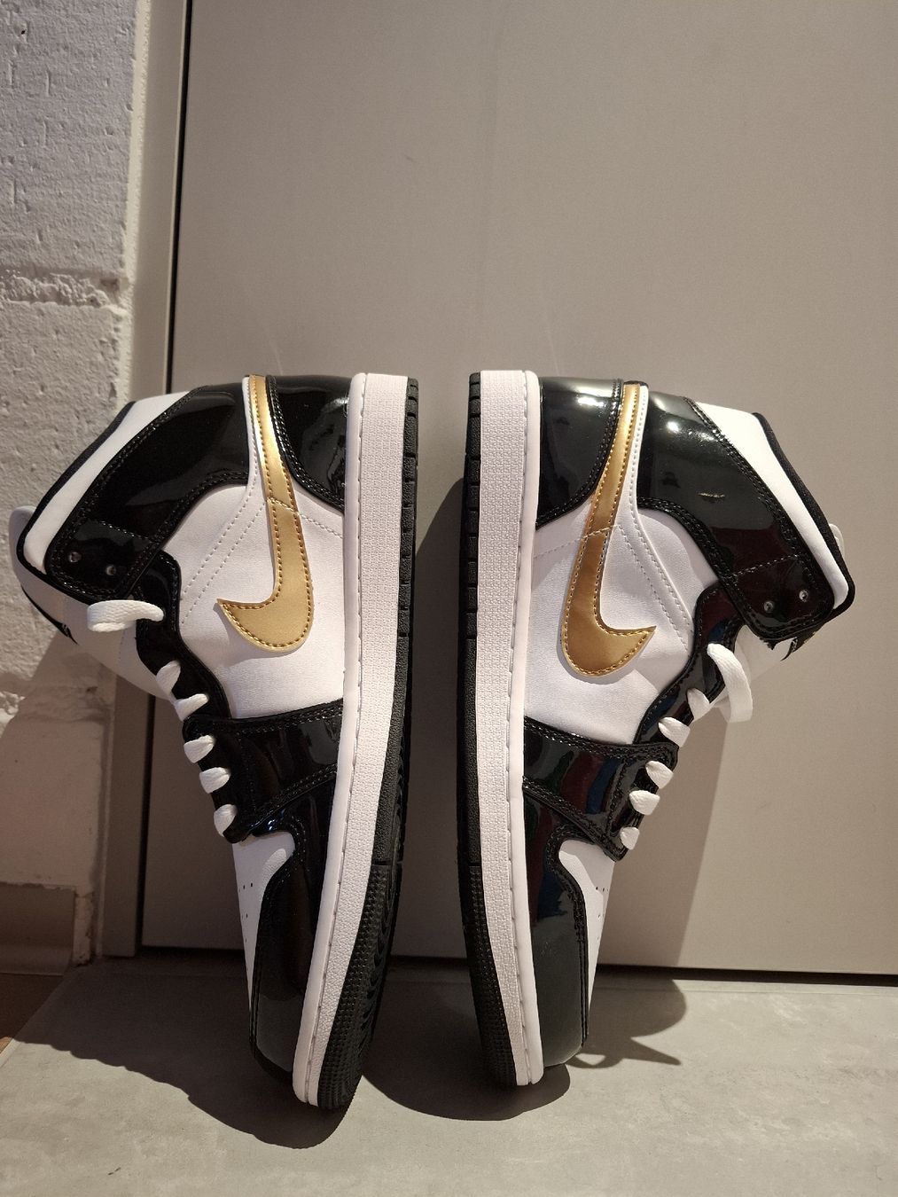 Jordan Scarpe da uomo: Jorda 1 Mid 44 – Nuovo e nell'imballaggio originale da Fraubrunnen venduto da Hady87