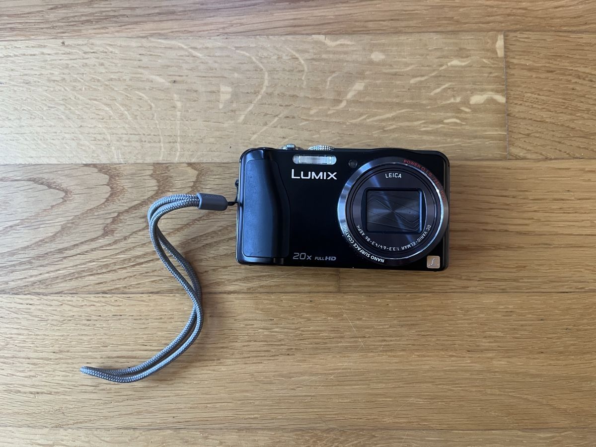 Panasonic Fotocamera: LUMIX PANASONIC DIGITAL KAMERA – Usato da Zürich venduto da ado_6gtq