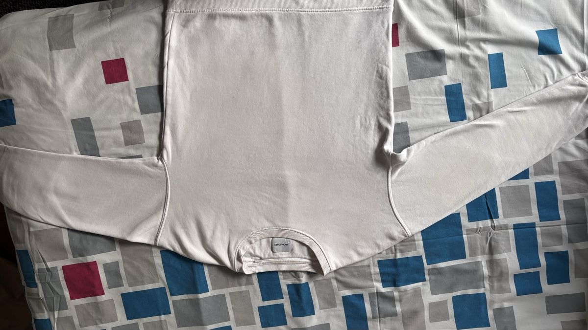 Kleiderpakete & -sets: Vêtements jeans pull gants  – Gebraucht aus Lausanne von volkenito 3