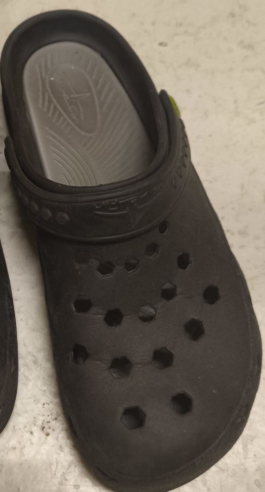 Scarpe da uomo: Clogs Ventur schwarz Kunststoff gebraucht – Usato da Bern venduto da wefound
