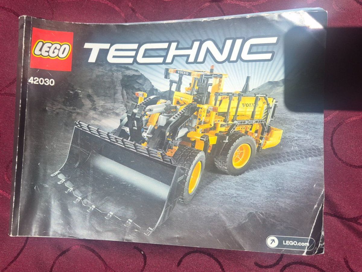 Lego Kit di costruzioni: LEGO Technic VOLVO L350F Radlader – Usato da Sundlauenen venduto da Goobeli