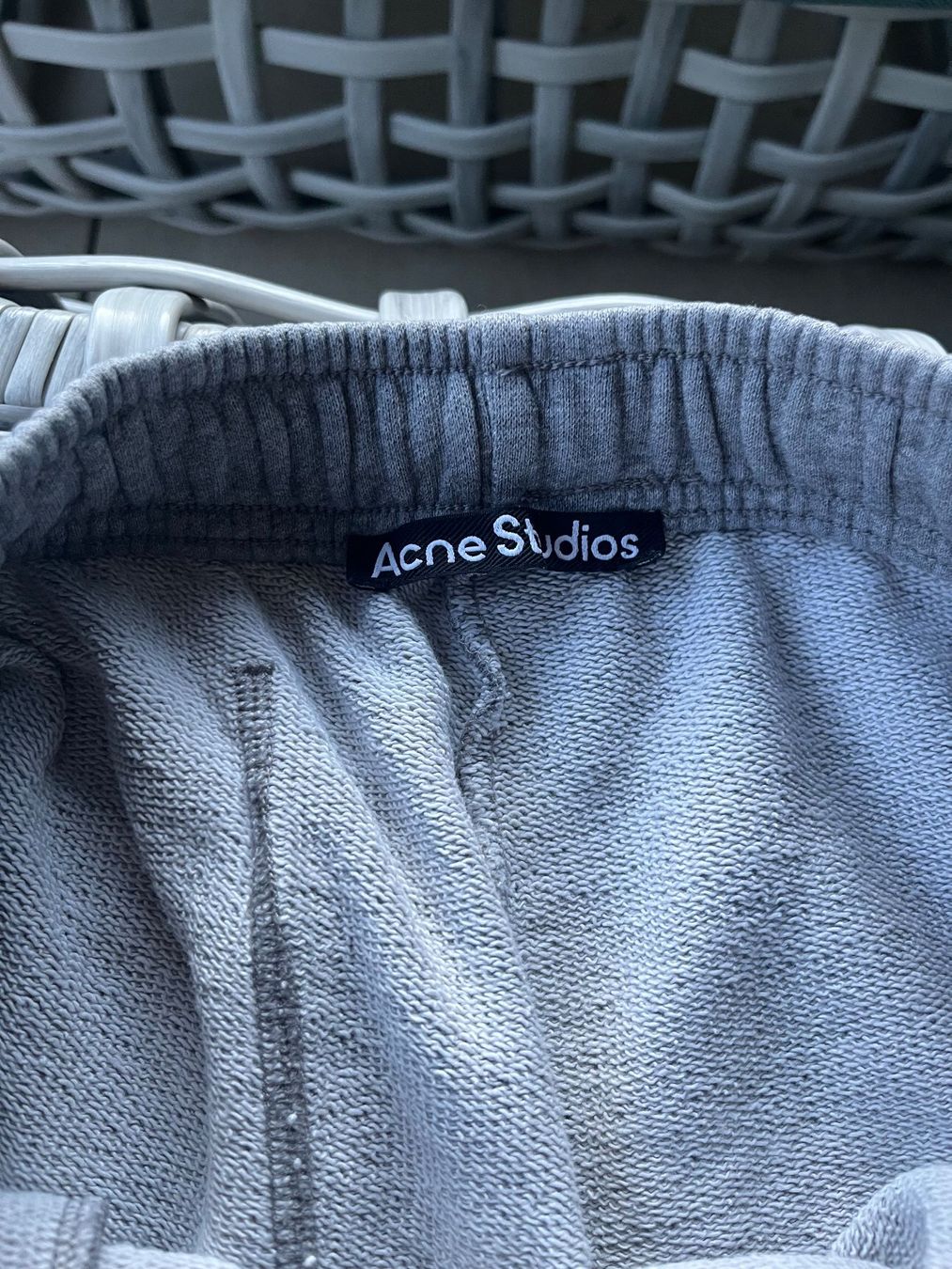 Acne Studios Pantaloni: Acne Jogginghose  M Oversized Grau Top Zustand – Usato da Arbon venduto da Lakatusch 5