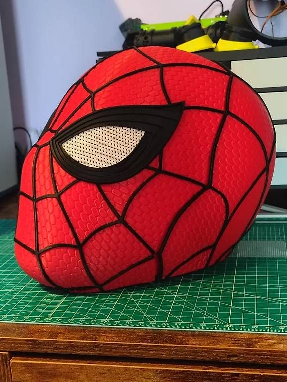 Jouets: Spider-Man helmet – D'occasion à Saas-Fee par 3DIdeenWelt 1