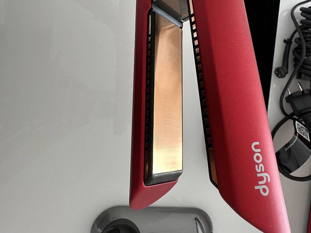 Piastre & Arricciacapelli: Dyson glätteisen rot  – Usato da Riehen venduto da IvoC02 2
