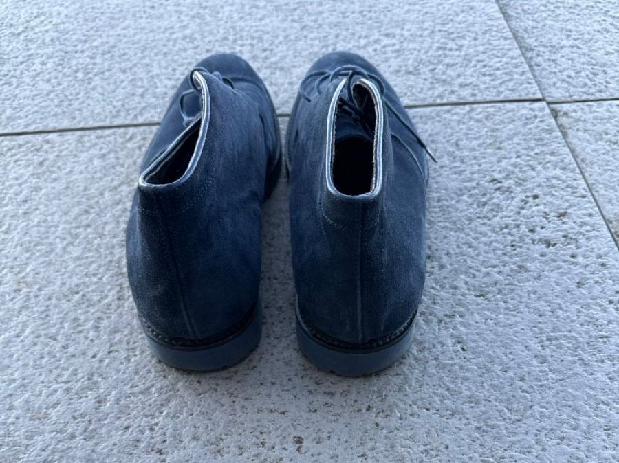 Scarpe da uomo: Italian Blue Suede Desert Boots - Size 44 – Nuovo (secondo la descrizione) da Zürich venduto da nad_s27g 1