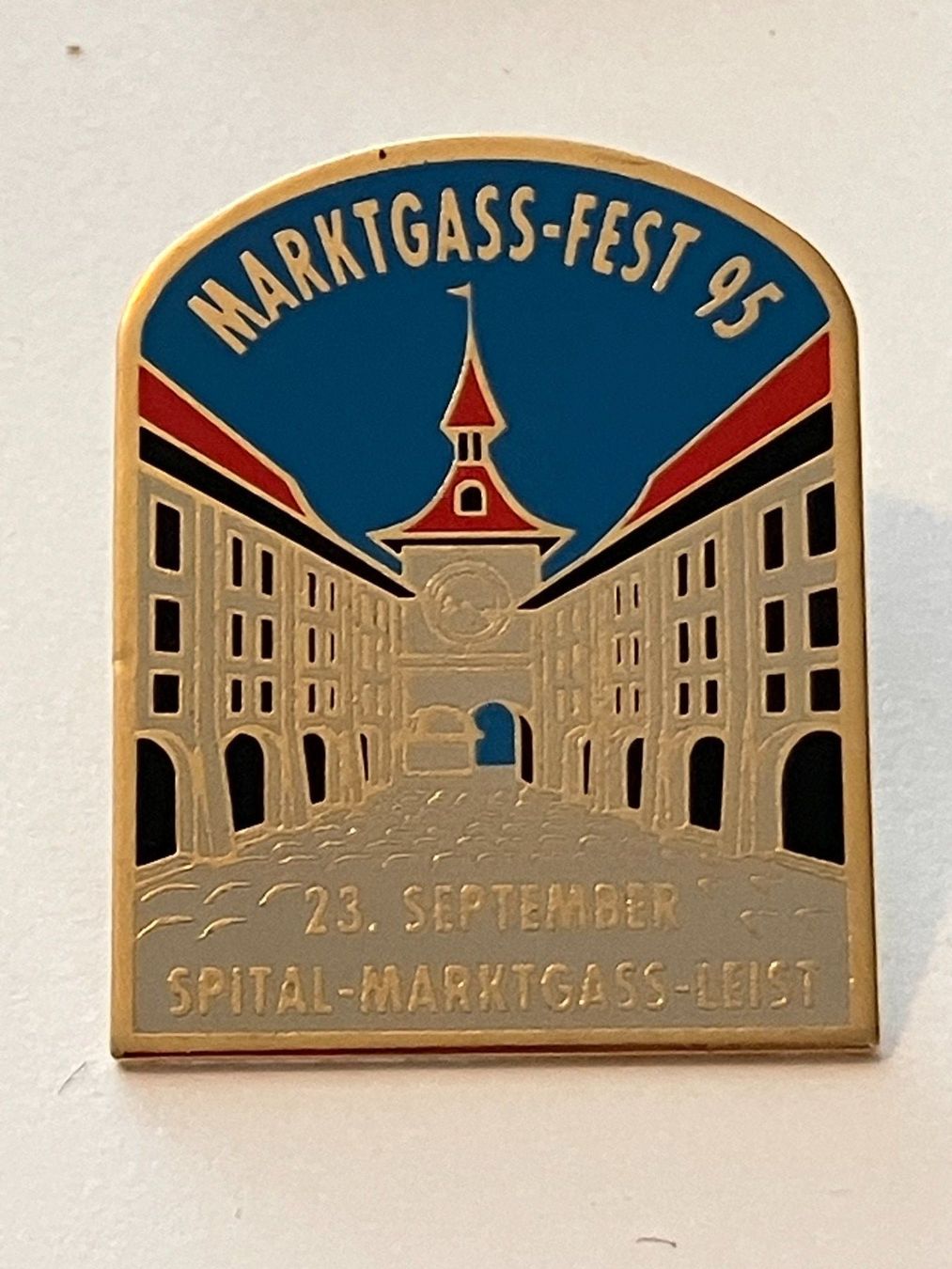 Placchette & Badge: 1 Pin Marktgass Fest 1995 – Usato da Basel venduto da djwwpp