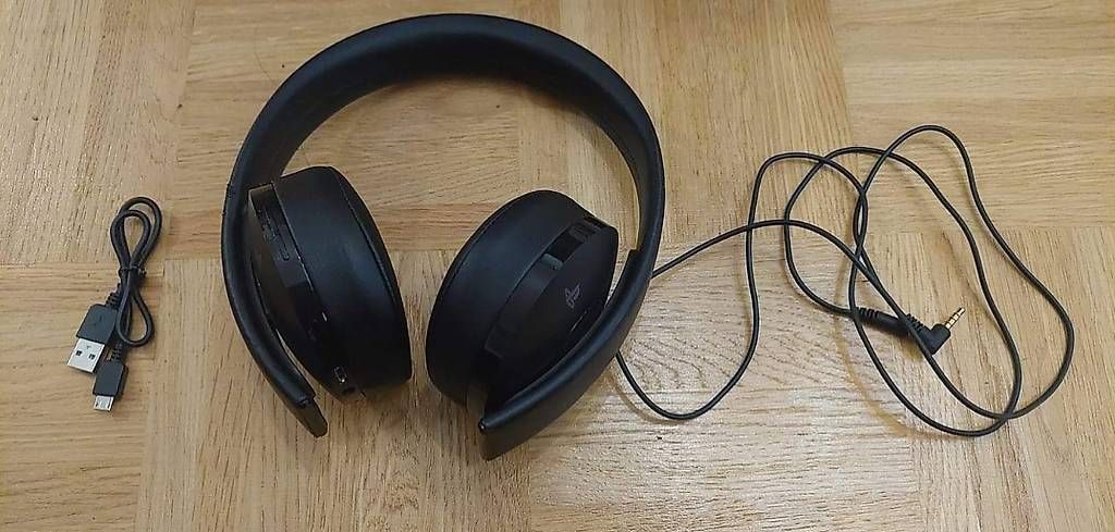 Kopfhörer: Sony Playstation Gold Wireless Headset – Gebraucht aus Allschwil von rajmahal